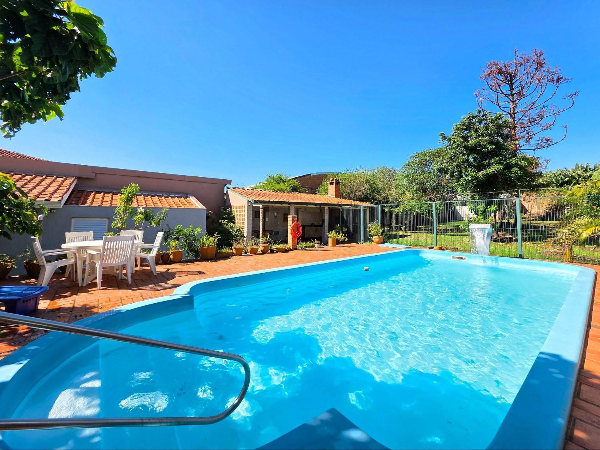 Casa Ampla 5 Quartos Area Lazer Lado Paraguai Casa de férias *